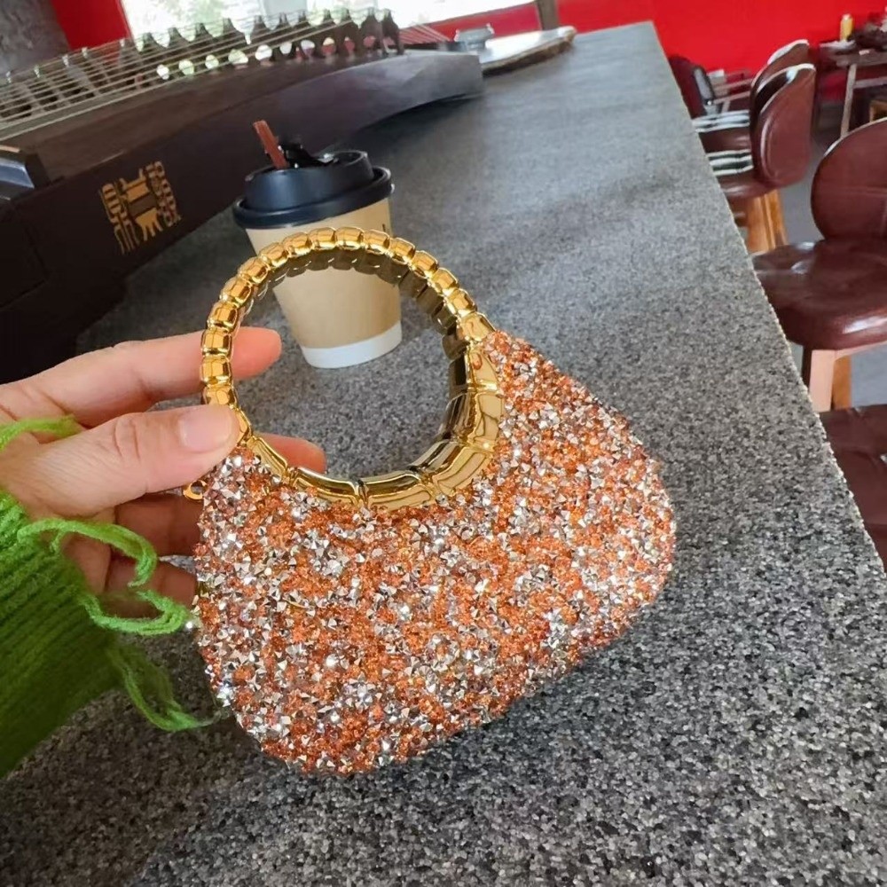 Crystal Embellished Crescent E – Wallet Chain Bag recenzja i cena